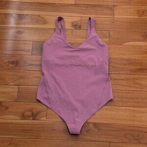 Women Lululemon Align Nulu Bodysuit A/B Cup Velvet Dust Size 8 Activewear Yoga